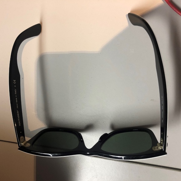 White Ray Bands & Case main image 2
